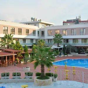 Te Stela & Resort Tiran